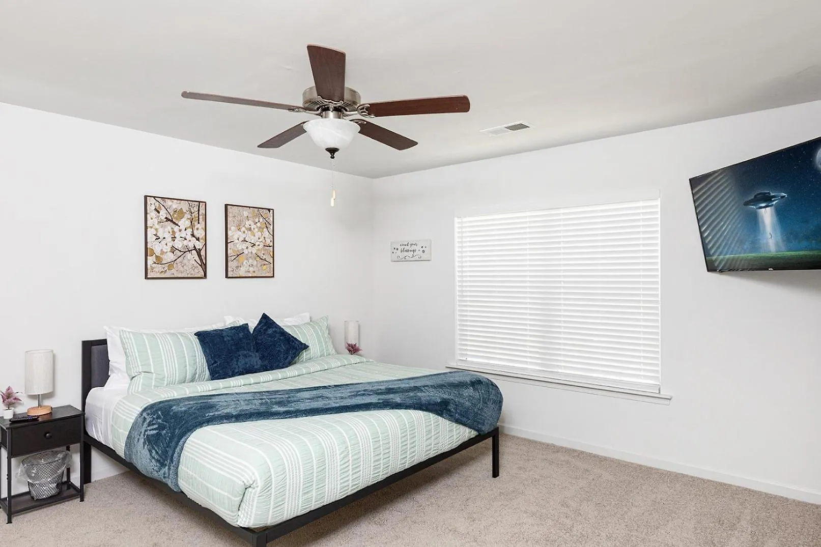 הוילה שרלוט Fresh & Comfy Near Uptown With Hottub & Private Yard