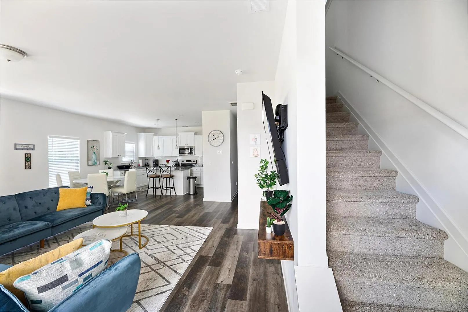 הוילה שרלוט Fresh & Comfy Near Uptown With Hottub & Private Yard בית נופש